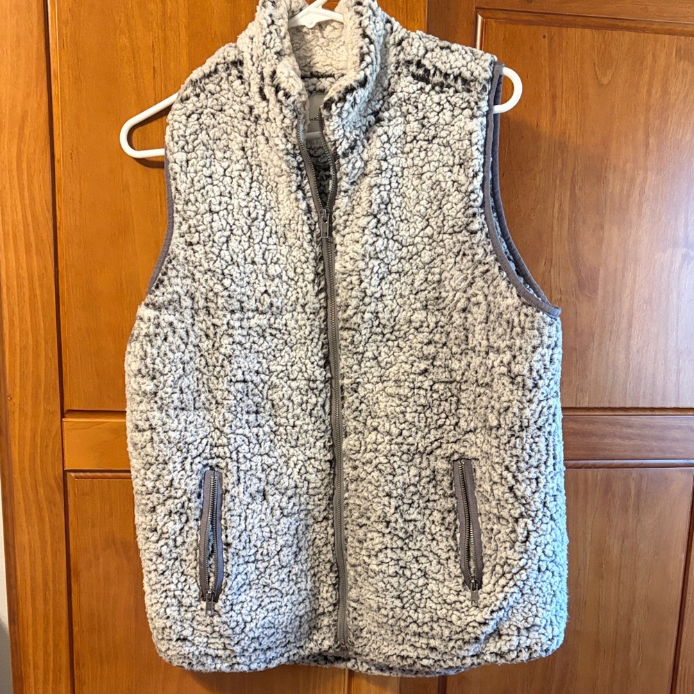 Thread & Supply Cream and Gray Fleece Vest